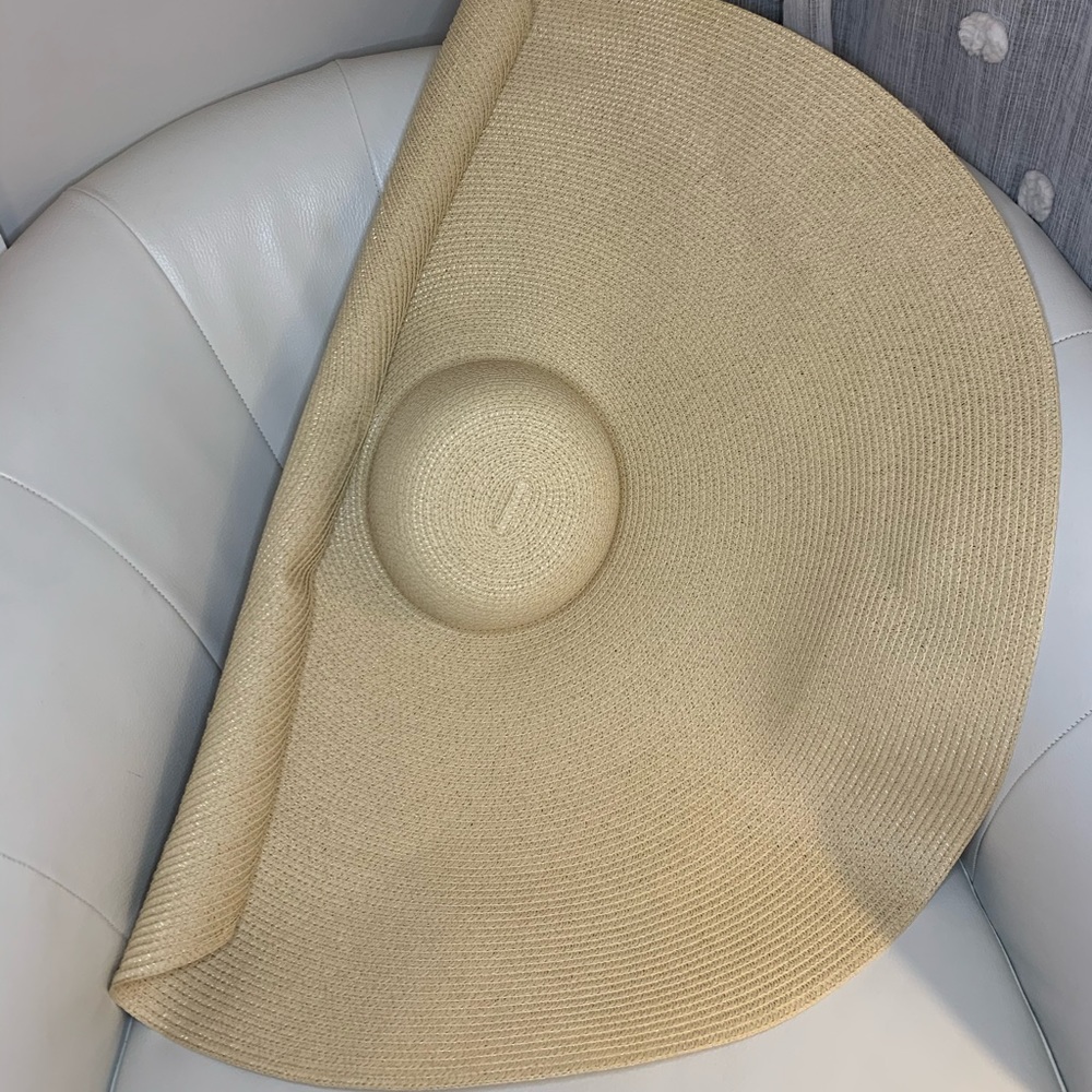 BIG STRAW HIGH FASHION FLOPPY HAT